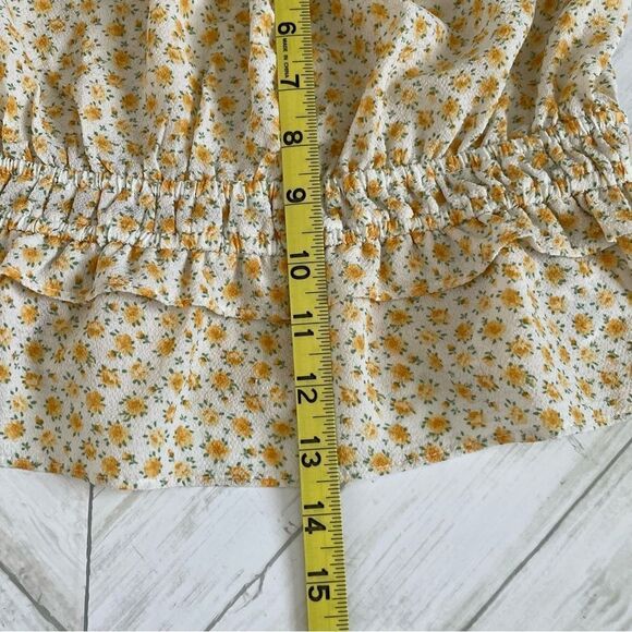 Lush Tayla Smocked Puff Sleeve Crop Blouse size Small - Picture 7 of 8